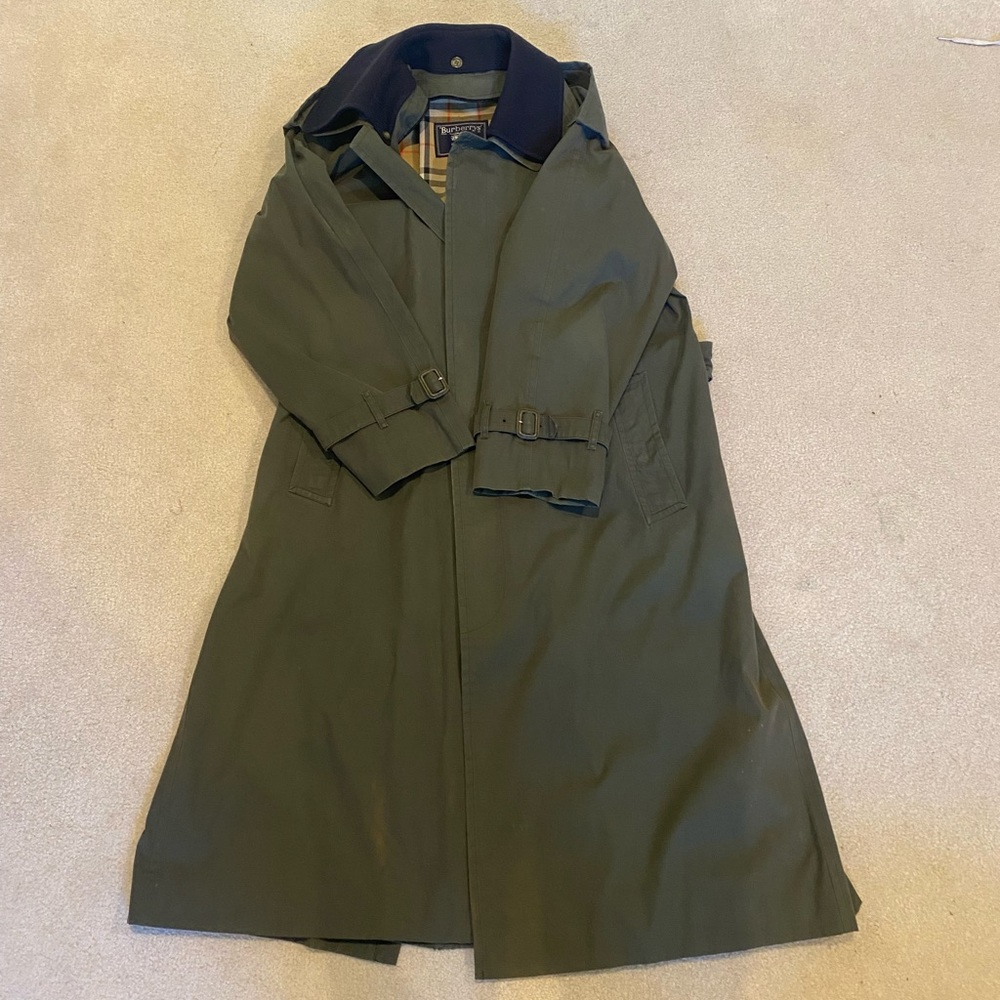 Olive Green Burberry Trench Coat - Picture 4 of 13